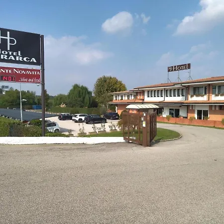 Отель Petrarca 3*