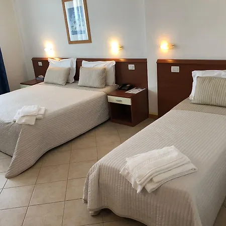 Petrarca Hotel 3*