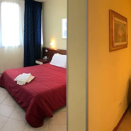 彼得拉卡酒店 3* Boara Pisani