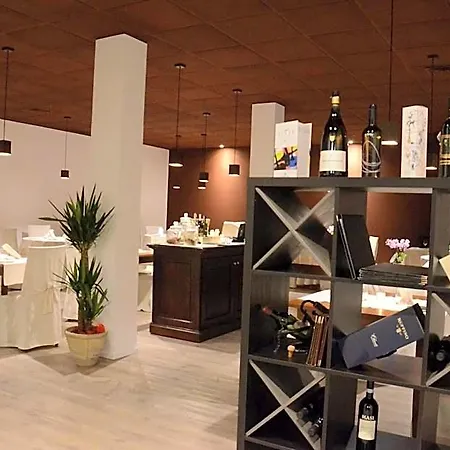 Petrarca Hotel 3*