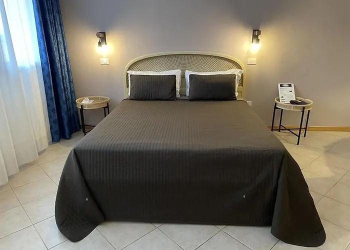 Otel Petrarca Boara Pisani