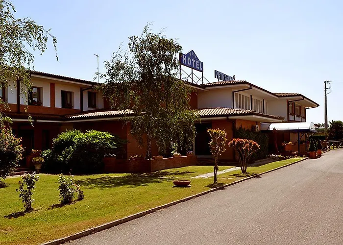 Petrarca Otel 3*